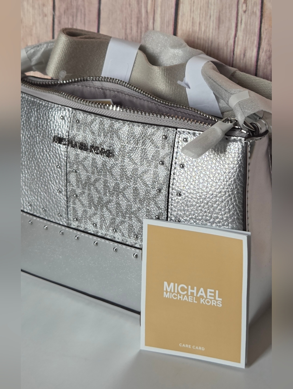 MICHAEL Michael Kors Metallic Crossbody Bag with Round Pouch & Ipod Case NWT - Picture 15 of 16